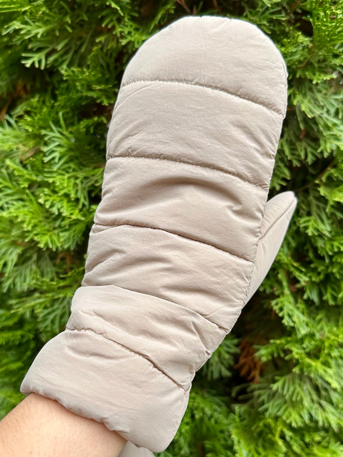 Sandy Solid Matte Ribbed Puffer Mittens