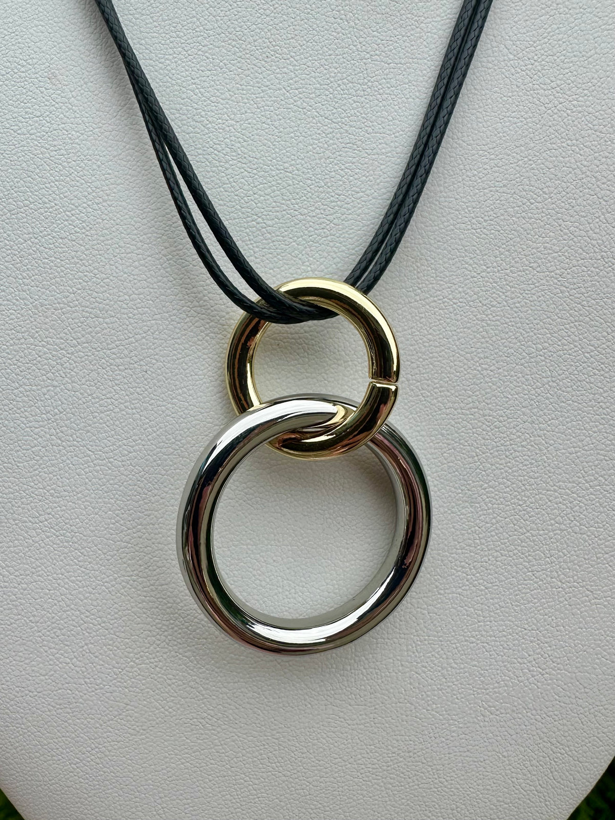 Double Round Ring & Cord Necklace
