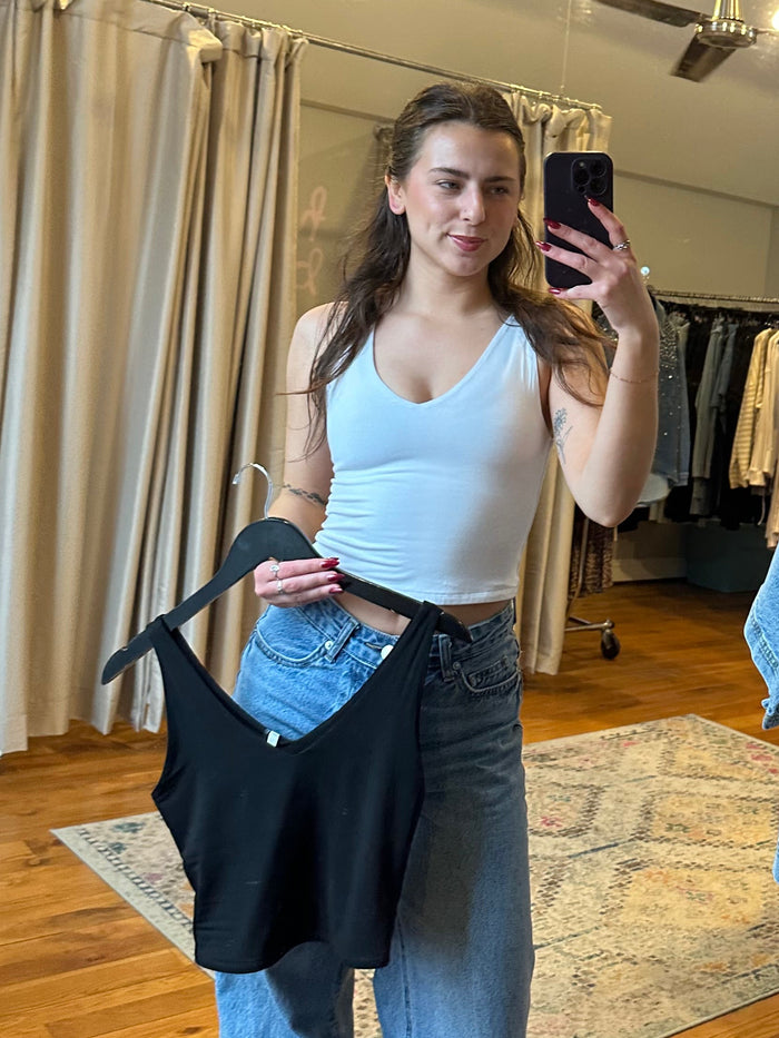 Cropped Double V Neck Stretch Tank