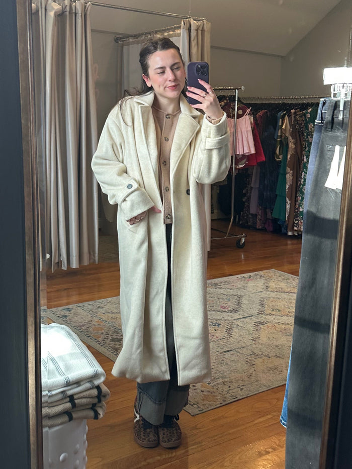 Lana Lapel Cream Collar Coat