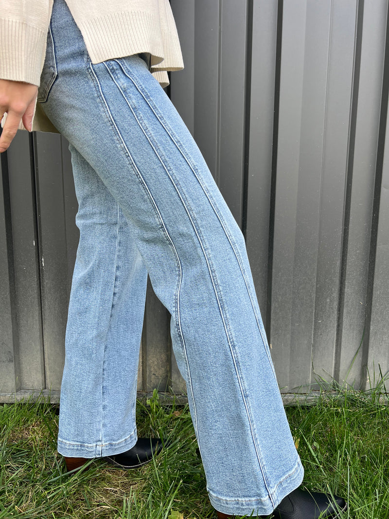 Sia Side Seam Retro Wide Judy Blue Jean