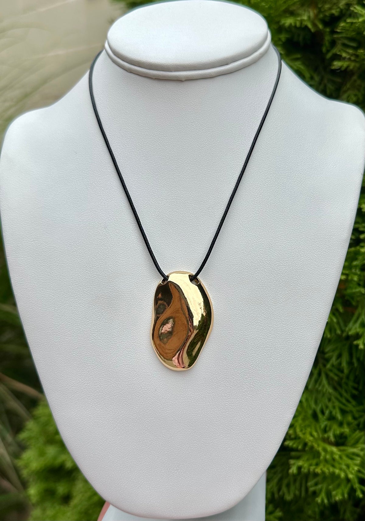 Gina Geometric Oval Cord Necklace