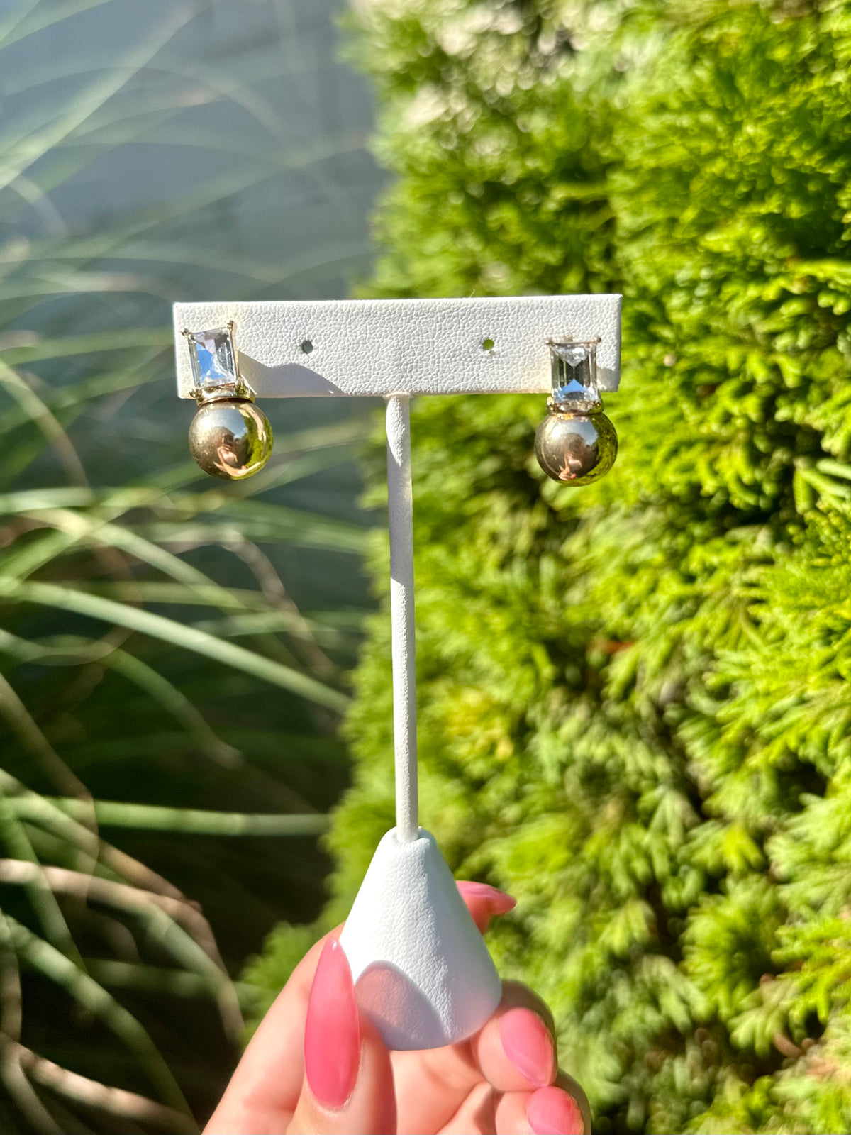 Glass & Metal Ball Dangle Earring Gold