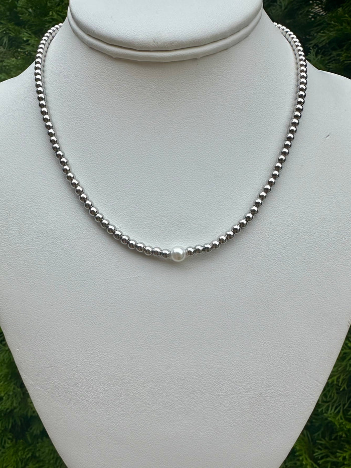 Lizzie Necklace Silver