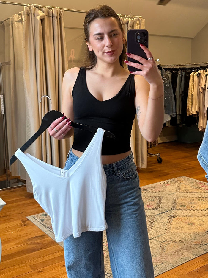 Cropped Double V Neck Stretch Tank