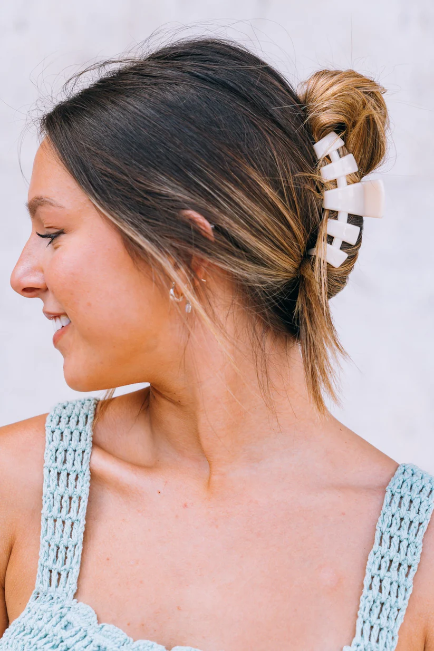 Almond Beige Medium Classic Hair Clip