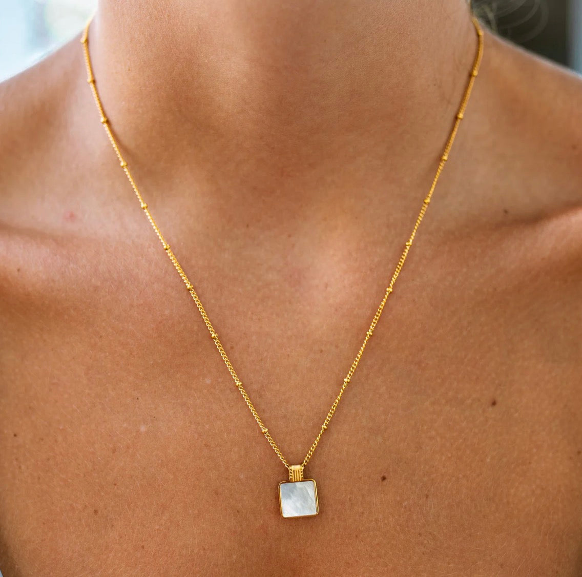 Endlessly Creating Necklace - Gold