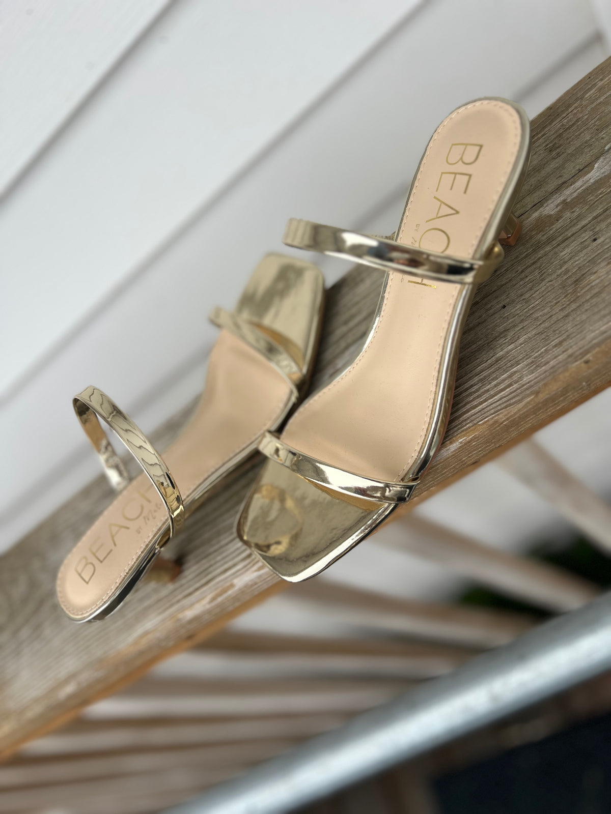 Jeanne Kitten Heel Gold