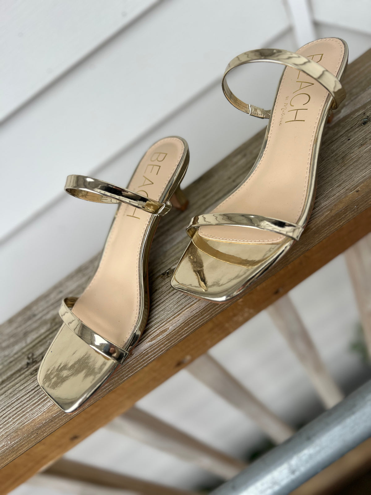 Jeanne Kitten Heel Gold