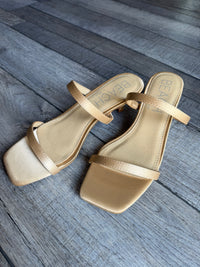 Jeanne Kitten Heel Honey