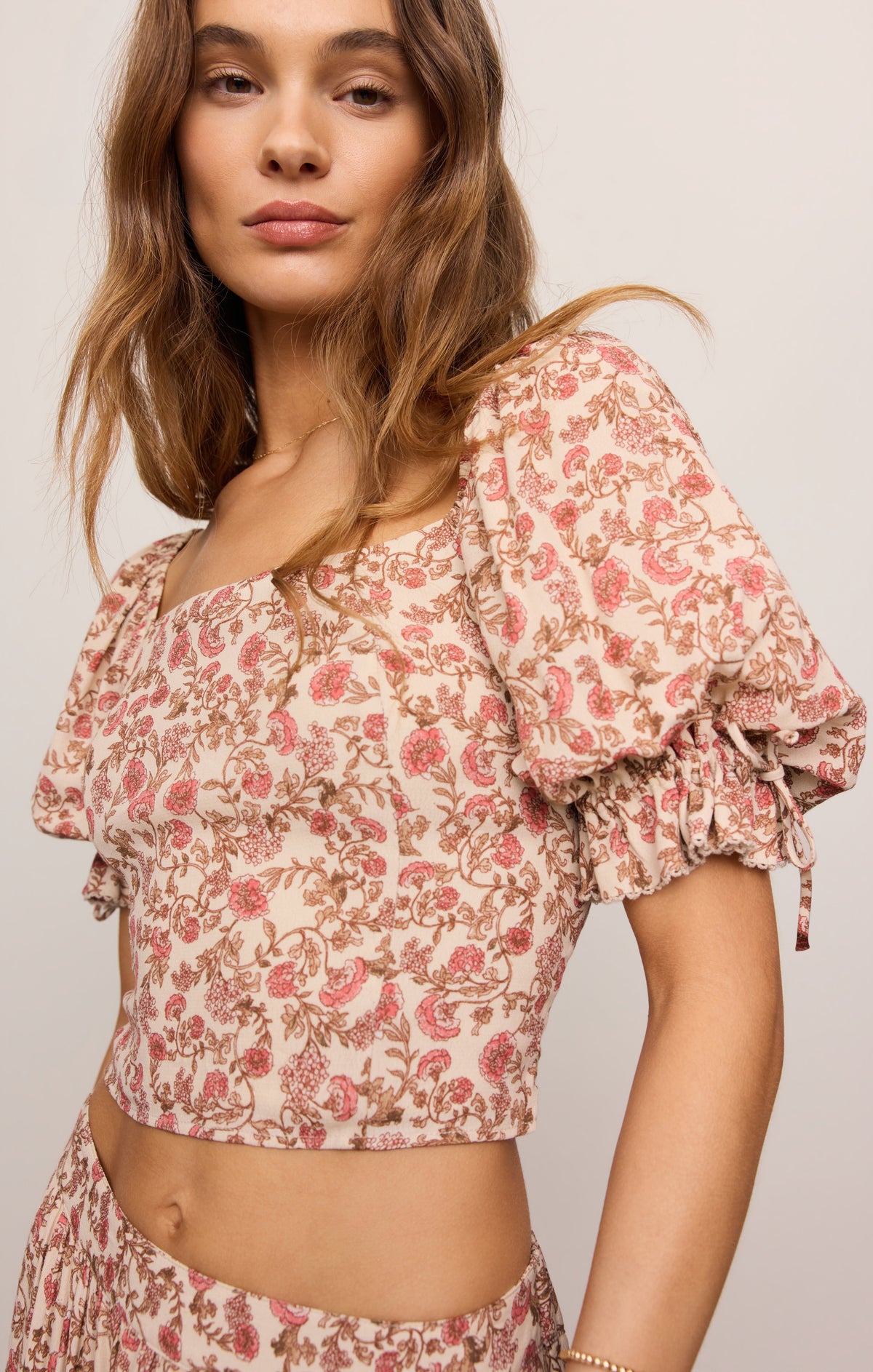Moira Floral Cropped Top - Sandshell